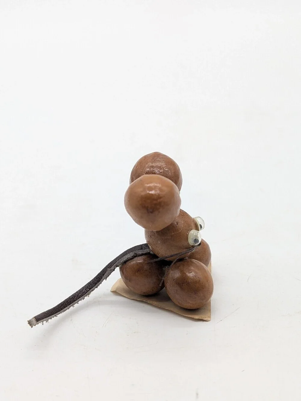 Vintage Handcrafted Myrtlewood Nut Mouse Figurine Southern Oregon Coast Souvenir